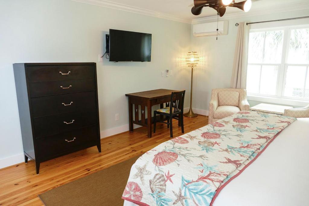 Beachview Inn And Spa 티베아일랜드 외부 사진